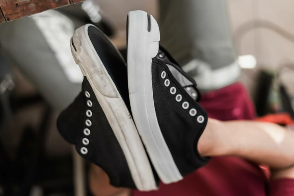 %laundry sepatu memulai usaha cuci sepatu dengan mudah